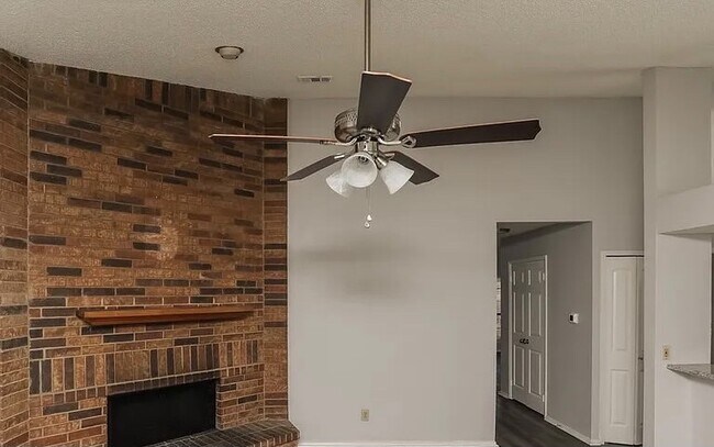 Building Photo - 117 Wildwood Dr