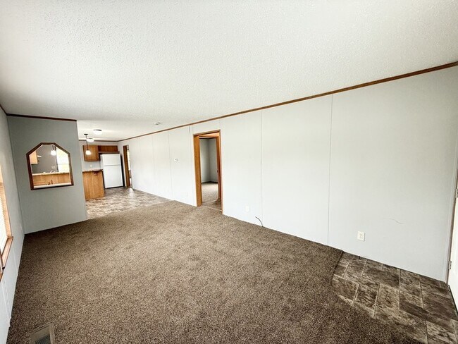 Foto del edificio - 15588 Pine Ridge Dr