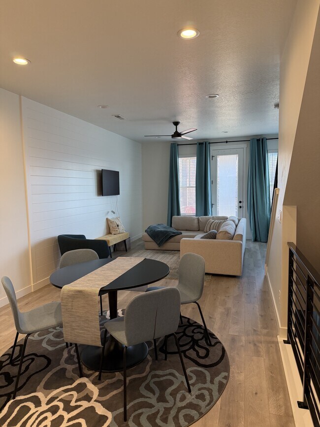 Photo - 11422 S Lake Run Rd Townhome