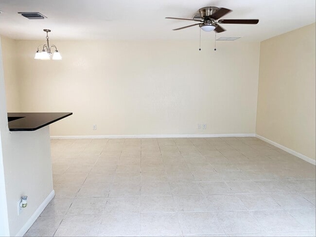 Building Photo - 13 N Crossings Cir