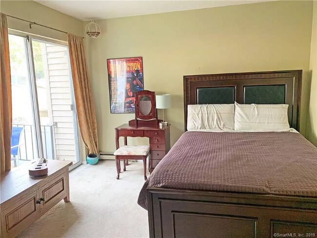 Foto del edificio - 8 Rose Ln