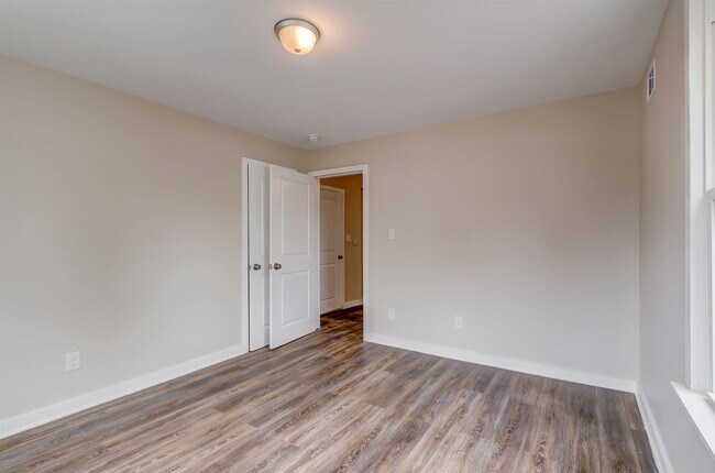Building Photo - 146 Fulton Ave