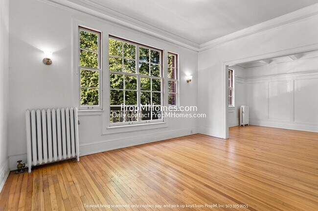Building Photo - Vintage Elegance in NW Portland – Bright 2...