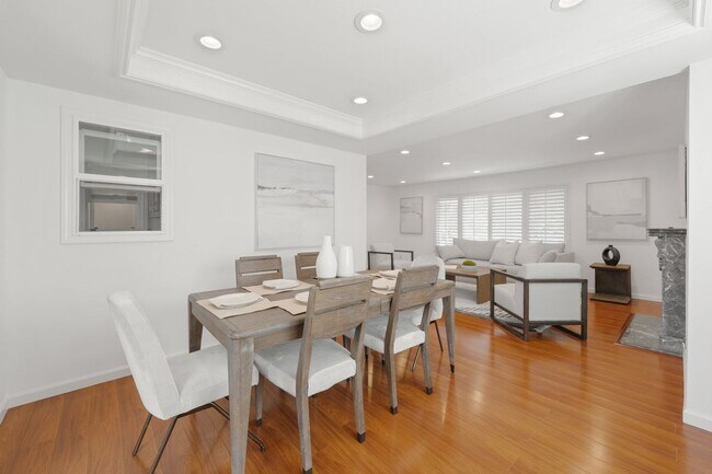 Building Photo - 7741 Oak Meadow Ct