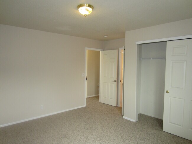 Building Photo - 10761 Cook Ct