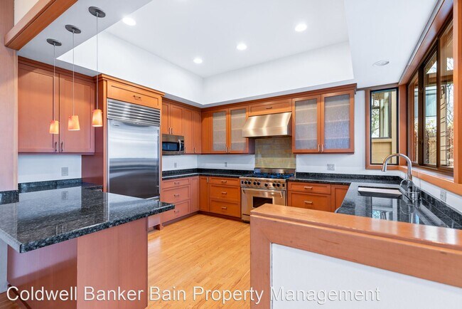 Foto del edificio - 4 br, 3.5 bath House - 10329 NE 55th Street