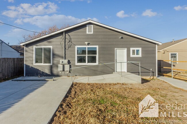 Foto del edificio - Brand new 2 Bedroom in Central Wichita!