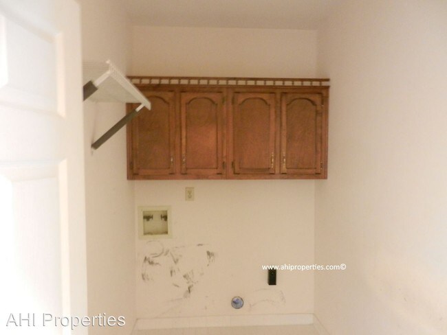 Building Photo - 3772 Kinross Dr