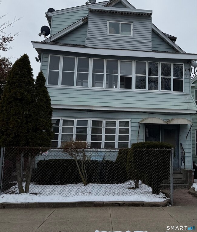 Building Photo - 440 Howard Ave