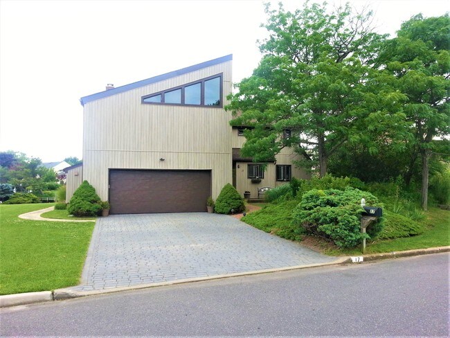 Building Photo - 17 Gull Point Rd