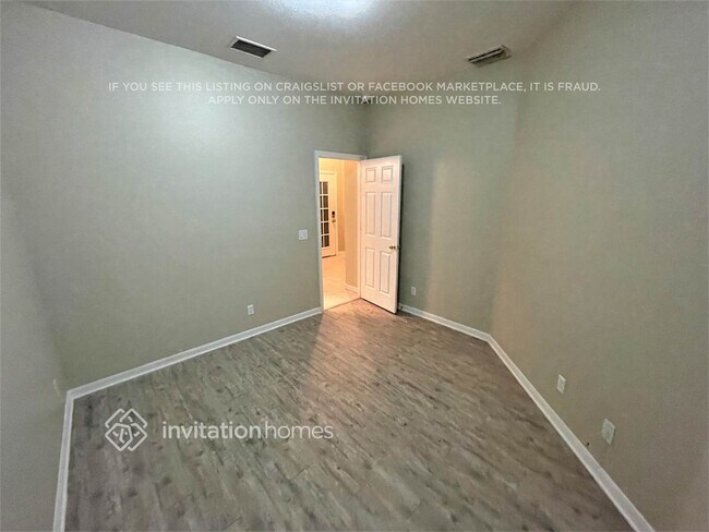 Foto del edificio - 7331 Muncey Rd