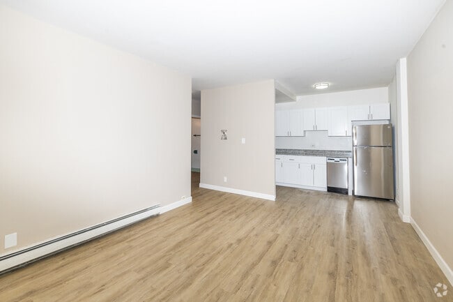 1BR, 1BA - 528SF - Living Room - 1560 N. Prospect Ave.