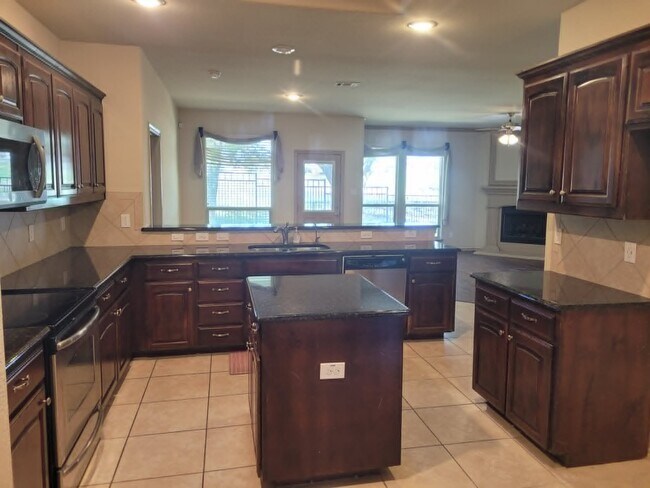 Building Photo - 5833 Tuleys Creek Dr