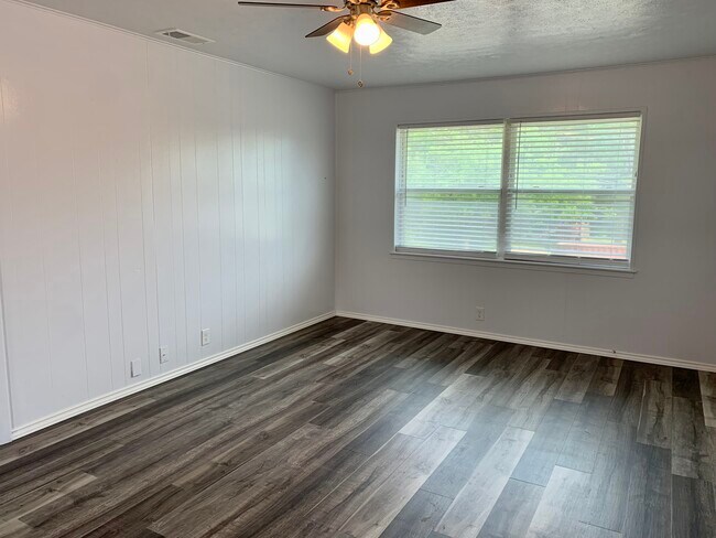 Foto del edificio - 305 Thomas St