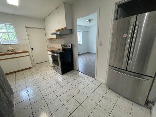 Photo du bâtiment - 1020 Dory St