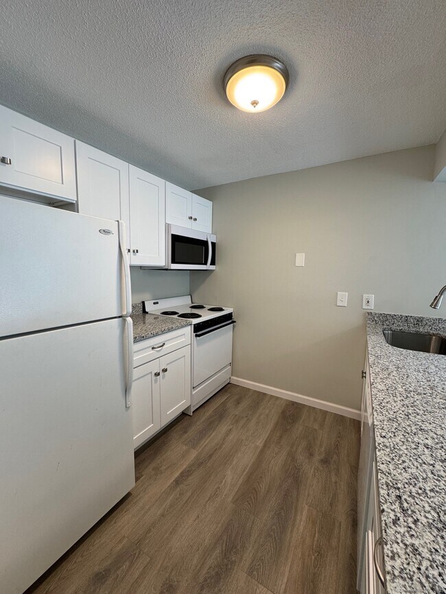 Foto del edificio - 181 Loomis Dr