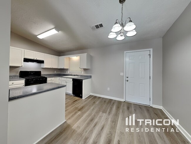 Building Photo - 1326 Stoneleigh Way