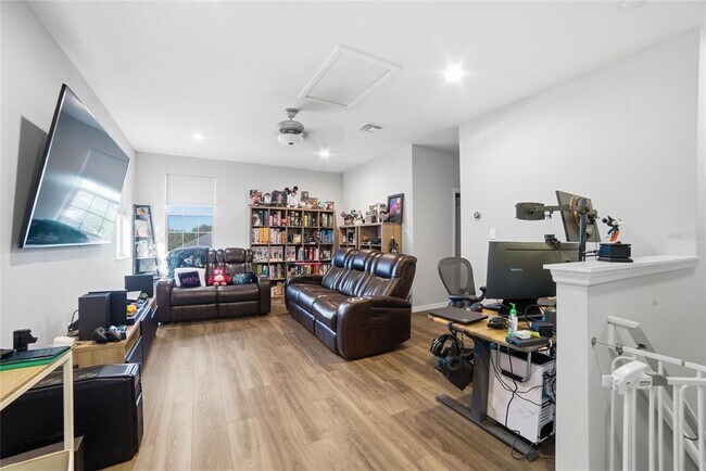 Building Photo - 1461 Clear Brook Pl