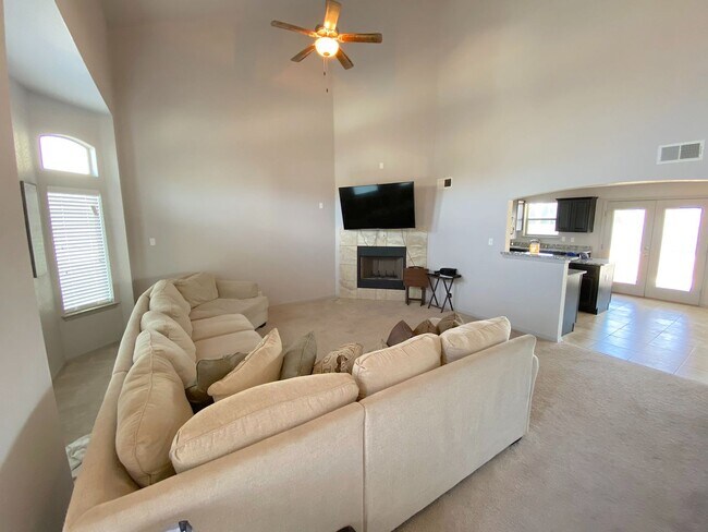 Foto del edificio - Northeast El Paso/Sandstone Ranch Estates 4 Bed Refrig A/C in Cul De Sac!
