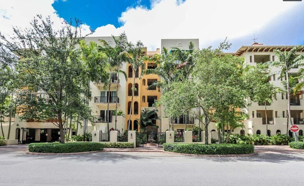 Foto principal - 642 Valencia Ave