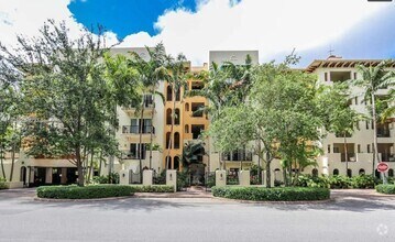 Building Photo - 642 Valencia Ave