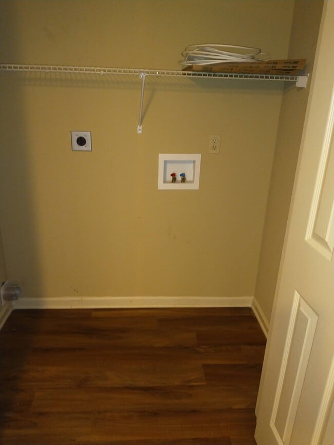 Building Photo - 106-4 EDGEFIELD