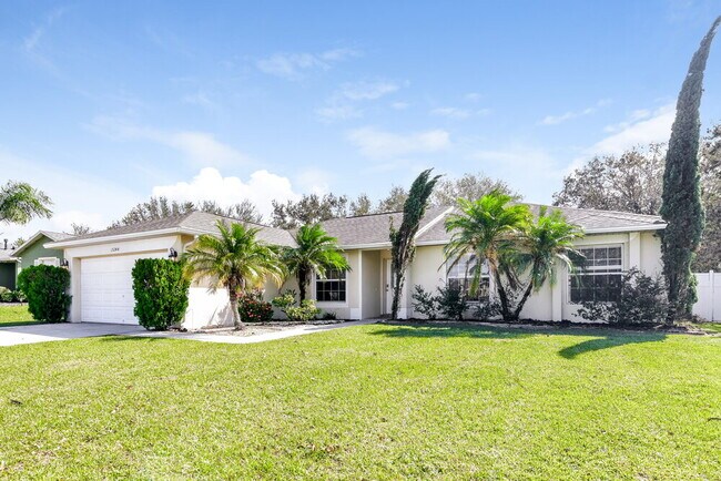 Foto del edificio - 13244 Pinyon Dr