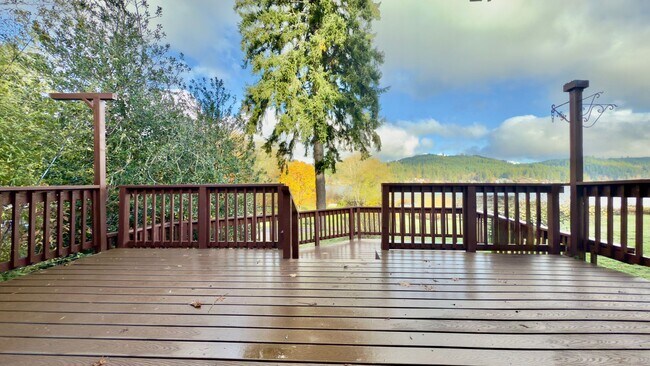 Foto del edificio - Lakefront Home at Summit Lake 3 Bedrooms with Lake Views