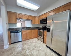 Building Photo - 7320 Amberly Ln