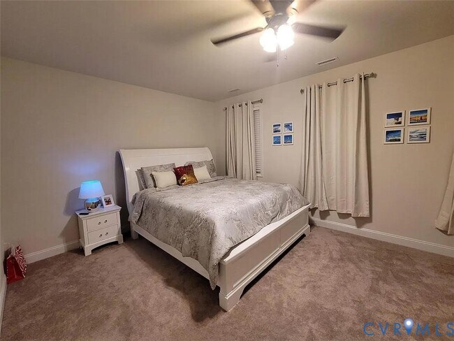 Foto del edificio - 10518 Seneca Falls Pl