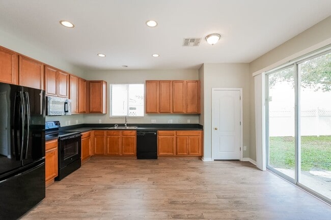 Building Photo - 26951 Stillbrook Dr