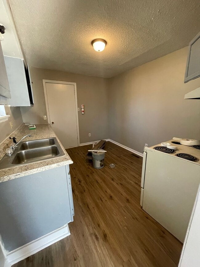 Photo - Newly renovated! House