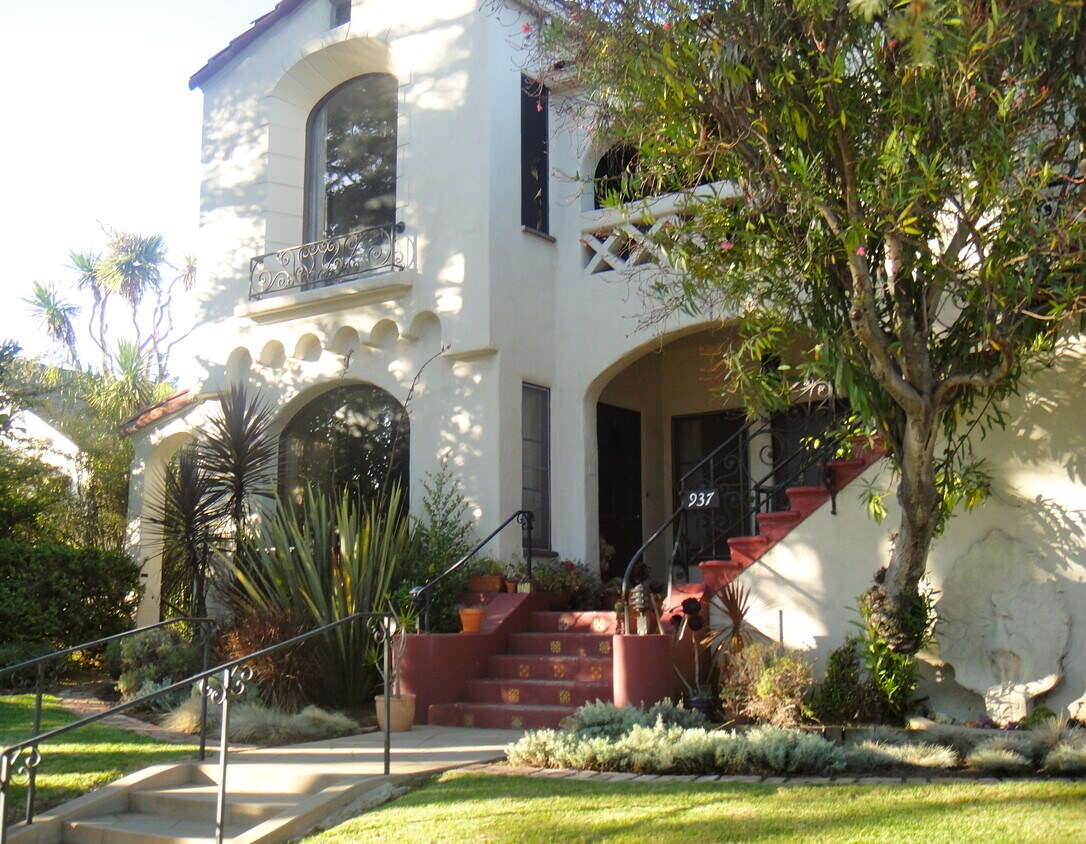 Entrance - 937 Lincoln Blvd
