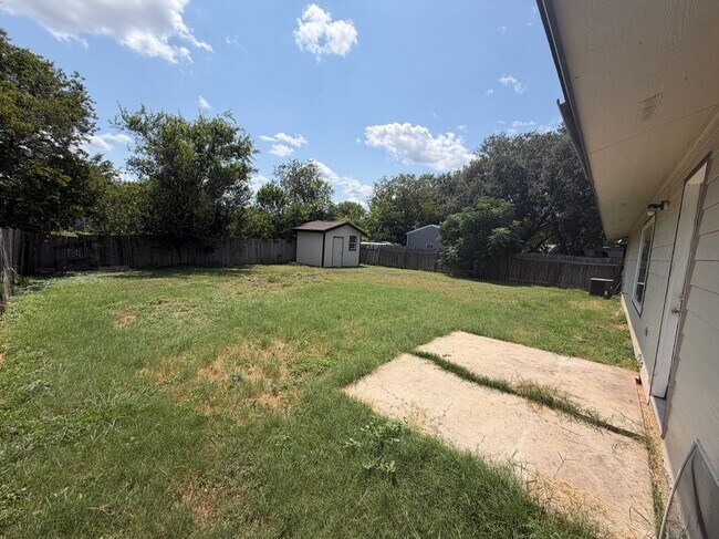 Building Photo - 1103 Boling Brook St