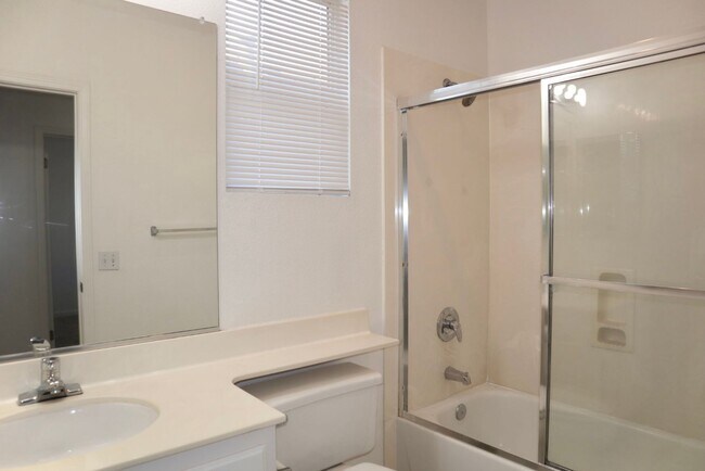 Foto del edificio - FRESH & BRIGHT 3 BEDROOM GEM IN PRIME LOCA...