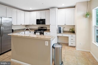Building Photo - 4749 Thornbury Dr