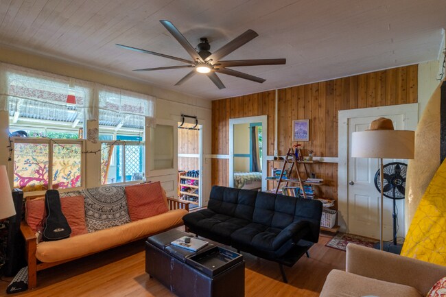 Foto del edificio - 398 Ohai St