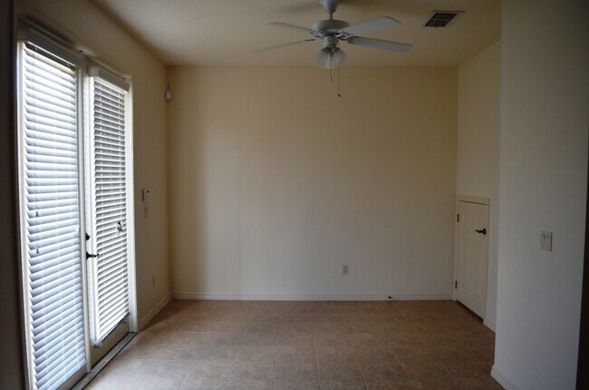 Foto del edificio - 3/2.5 Townhouse with 2-Car Garage in Turtl...
