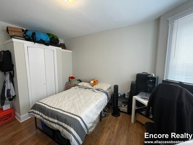 Foto del edificio - 1189 Commonwealth Ave