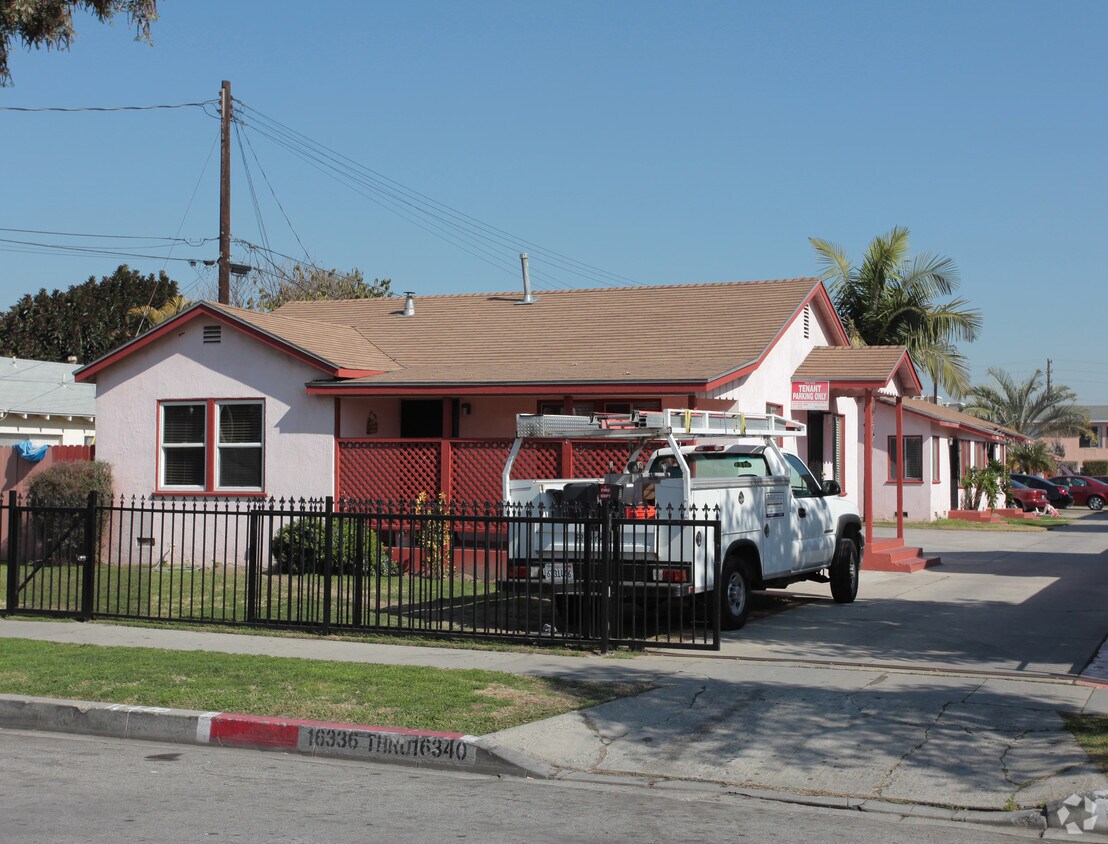 Primary Photo - 16336-16340 Eucalyptus Ave