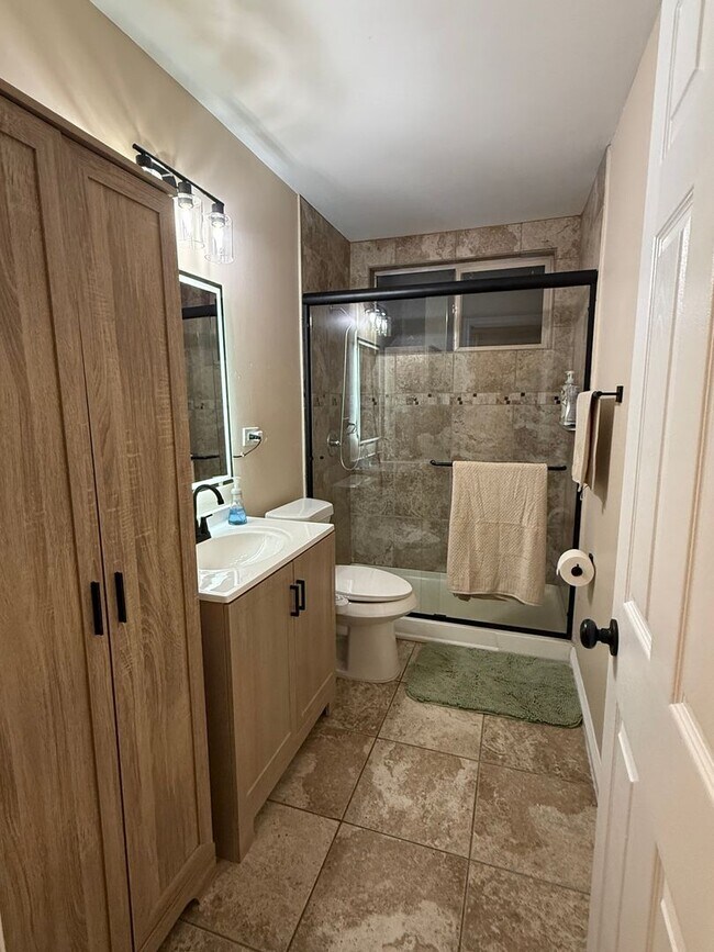 Building Photo - 3 bedroom townhome for rent in Paradise Hills $2,995