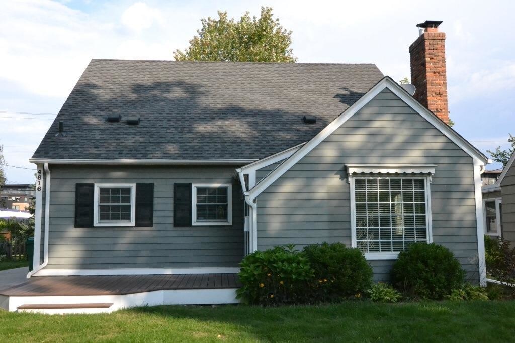 Primary Photo - 4616 Vallacher Ave
