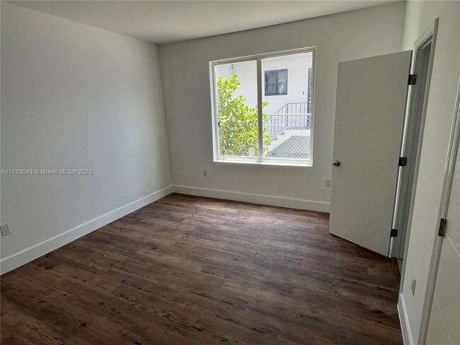 Foto del edificio - 321 SW 9th Ave