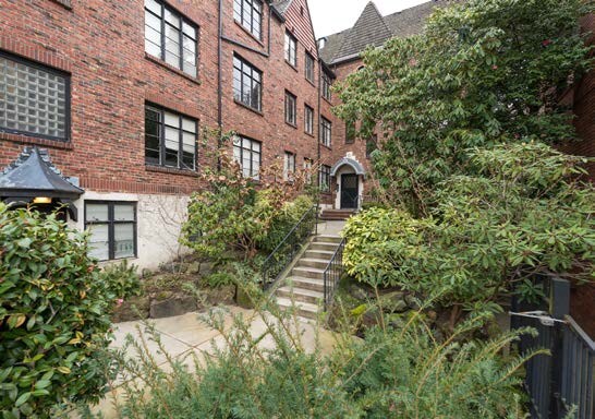 Building - 420 13th Ave E