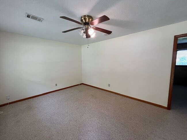 Foto del edificio - Renovated 3 Bedroom 1.5 Bath Home for Rent!