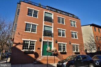 Building Photo - 769 S 17th St