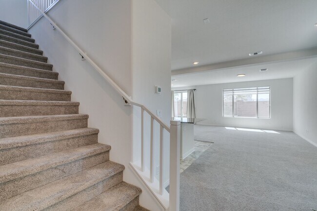 Foto del edificio - Beautiful 4-Bedroom Home in Desirable Highlands Ranch