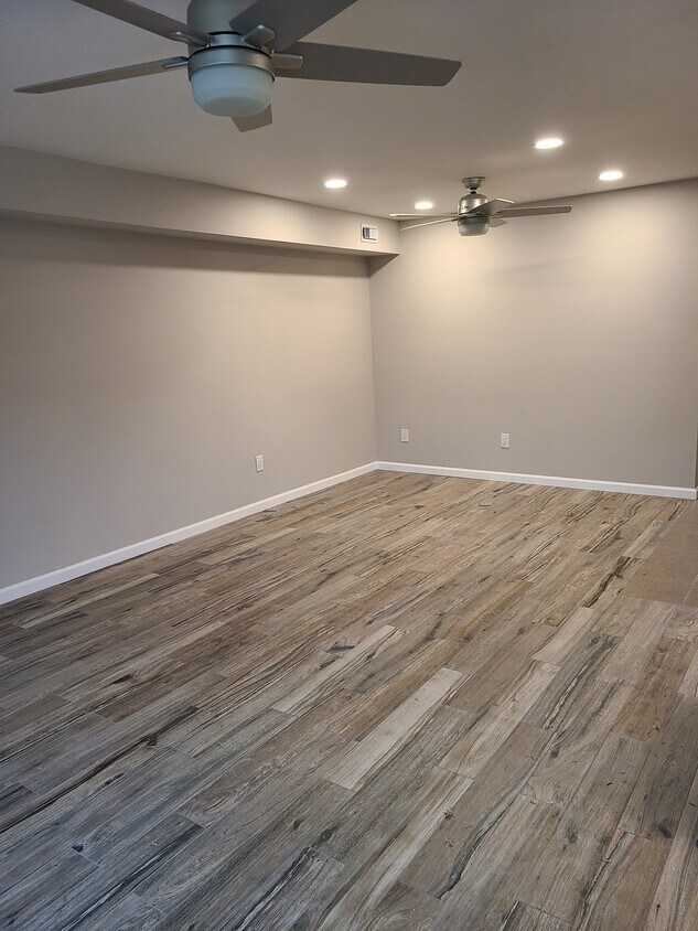 Living Room - 611 Roxborough Ave