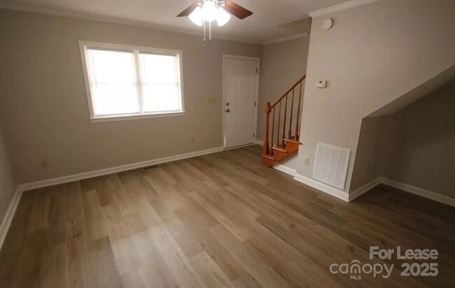 Building Photo - 90 Akron Ave