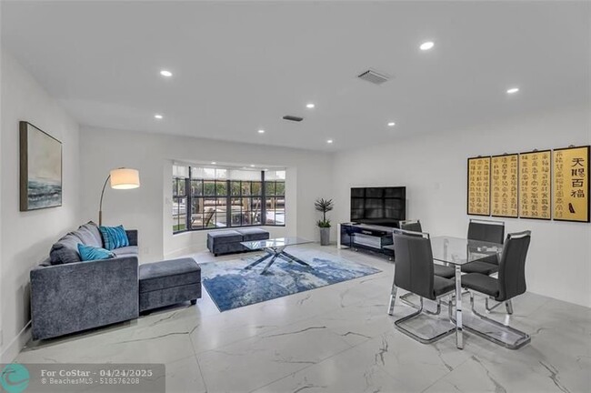 Building Photo - 616 3rd Key Dr